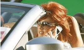 Britų mokslininkai paaukos 30 metų mobiliųjų telefonų poveikiui sveikatai tirti