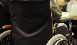 Ligoti senoliai valstybei - našta