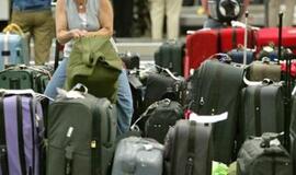 Iš Lietuvos išskrendam ir žydint sodams