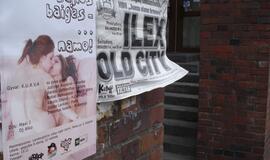 Už vulgarius plakatus - bauda