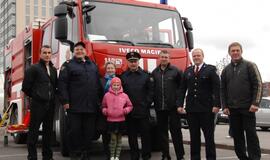 Ugniagesiai švenčia su miestiečiais