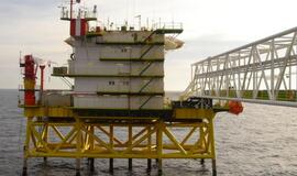 Šalia Juodkrantės - naftos platformos šmėkla