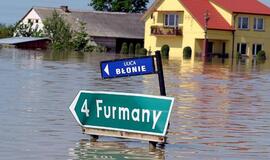 Lenkija: potvynio vandenys pralaužė pylimą, apsemta 18 gyvenviečių