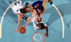 &quot;Magic&quot; ir &quot;Lakers&quot; iškovojo trečiąsias pergales konferencijų pusfinaliuose