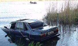 Iš marių ištrauktas ir antras automobilis