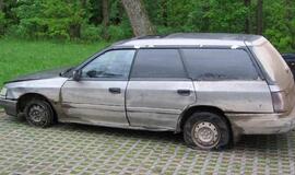 Sprukęs vairuotojas mėgino padegti automobilį