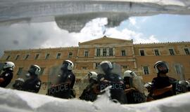 Graikiją paralyžiavo visuotinis streikas