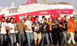 Graikiją paralyžiavo visuotinis streikas