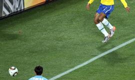 PAR 2010: Brazilijos rinktinė įveikė Šiaurės Korėjos futbolininkus