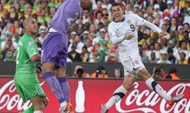 PAR 2010: JAV futbolininkai įveikė alžyriečius ir iškopė į aštuntfinalį