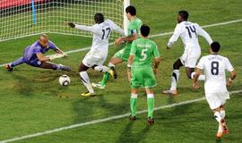 PAR 2010: JAV futbolininkai įveikė alžyriečius ir iškopė į aštuntfinalį