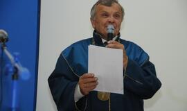 KU studentams - diplomų gavimo metas