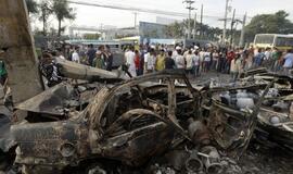 Filipinuose sprogo dujų balionus gabenęs sunkvežimis