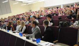 Studijų forma nebegali būti kliūtimi studentams naudotis valstybės lengvatomis