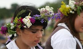 Švęskime Jonines Jono kalne