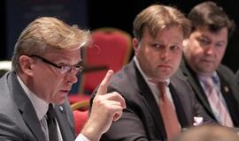 Audronius Ažubalis kviečia derinti veiksmus skatinant demokratiją pasaulyje