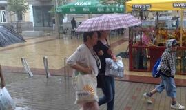 Jūros šventės pradžia - su lietumi