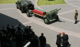 Prezidentas Algirdas Brazauskas išlydimas į Paskutinę kelionę