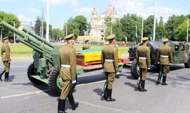 Prezidentas Algirdas Brazauskas išlydimas į Paskutinę kelionę