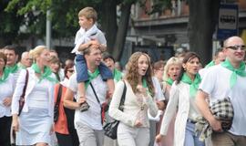 Spalvinga eisena nuskaidrino Jūros šventės nuotaiką