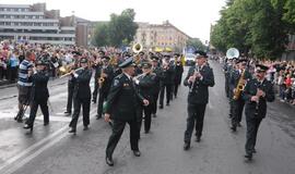 Spalvinga eisena nuskaidrino Jūros šventės nuotaiką