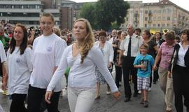 Spalvinga eisena nuskaidrino Jūros šventės nuotaiką