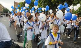 Spalvinga eisena nuskaidrino Jūros šventės nuotaiką