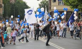 Spalvinga eisena nuskaidrino Jūros šventės nuotaiką