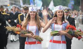 Spalvinga eisena nuskaidrino Jūros šventės nuotaiką