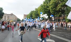Spalvinga eisena nuskaidrino Jūros šventės nuotaiką