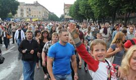 Spalvinga eisena nuskaidrino Jūros šventės nuotaiką