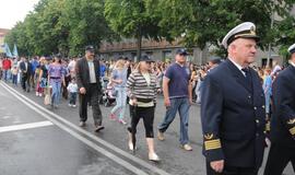 Spalvinga eisena nuskaidrino Jūros šventės nuotaiką