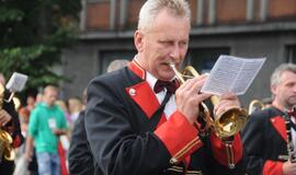 Spalvinga eisena nuskaidrino Jūros šventės nuotaiką