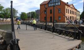 Juodasis vaiduoklis montuojamas prie tiltelio