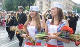 Spalvinga eisena nuskaidrino Jūros šventės nuotaiką