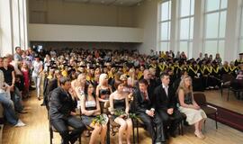 Klaipėdos valstybinės kolegijos absolventams įteikti diplomai