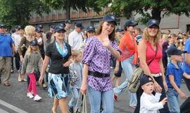 Spalvinga eisena nuskaidrino Jūros šventės nuotaiką