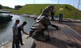 Juodasis vaiduoklis montuojamas prie tiltelio