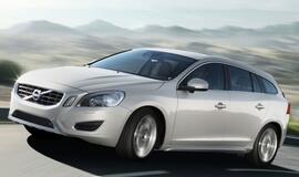 Švedai "Volvo" parodė naująjį universalą V60