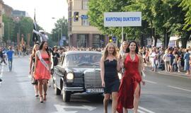 Spalvinga eisena nuskaidrino Jūros šventės nuotaiką