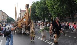 Spalvinga eisena nuskaidrino Jūros šventės nuotaiką