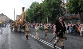 Spalvinga eisena nuskaidrino Jūros šventės nuotaiką