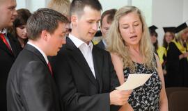 Klaipėdos valstybinės kolegijos absolventams įteikti diplomai