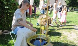 Dalia Grybauskaitė Klaipėdoje dalyvavo iškilmingoje žuvusiųjų jūroje pagerbimo ceremonijoje ir Etnografinėje pajūrio žvejo sodyboje surengtoje šventėje