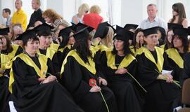 Klaipėdos valstybinės kolegijos absolventams įteikti diplomai