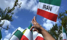 Apklausa: dauguma arabų nori branduolinį ginklą turinčio Irano