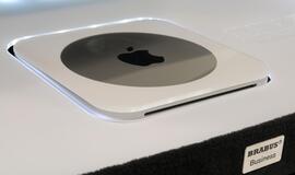 "Biuras" ant ratų: "Apple" ir "Brabus" sedanas "iBusiness"