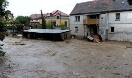 Europoje potvyniai nusinešė 8 žmonių gyvybes