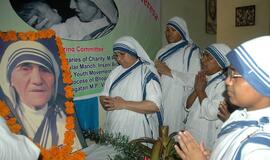 Pasaulyje minimos 100-osios Motinos Teresės gimimo metinės