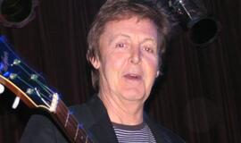 Seras Paulas McCartney telefonu padainavo dainą Billui Clintonui